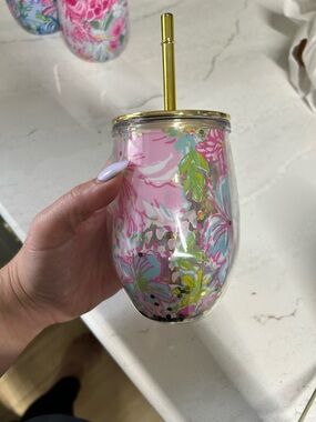 ⭐️✨🩷 Lilly Pulitzer gold confetti cup with straw